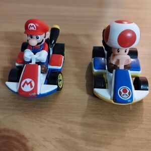 Super Mario Bros Die Cast Lot Of 2 Mario And Toadstool Hot wheels Toy